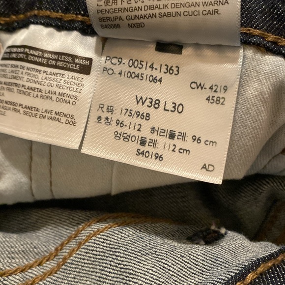 Men Levi Jeans - Picture 3 of 3